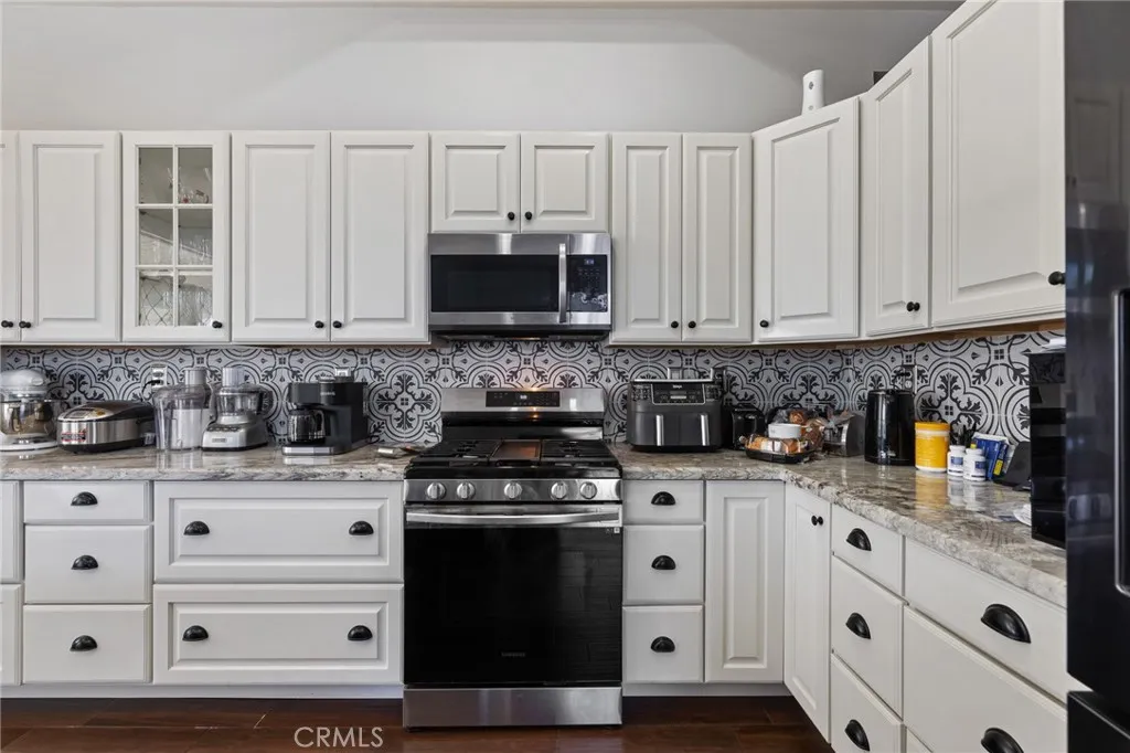 39434 Basalt Court, Palmdale, California 93551 home-pic-24