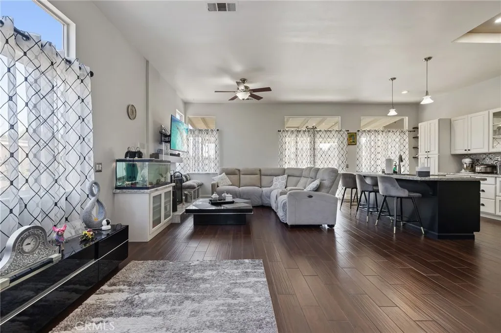 39434 Basalt Court, Palmdale, California 93551 home-pic-17
