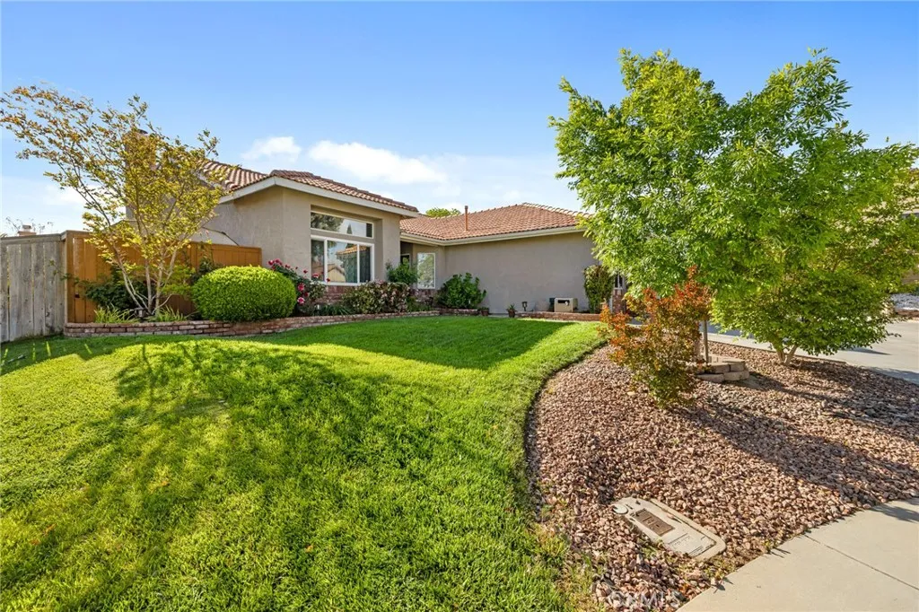 39434 Basalt Court, Palmdale, California 93551 home-pic-3