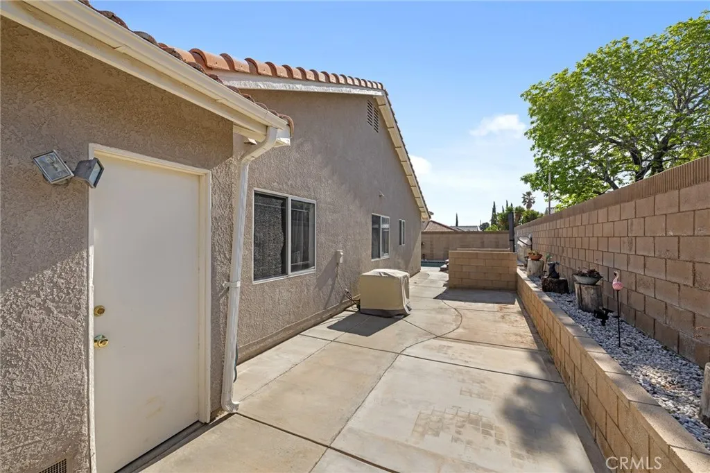 39434 Basalt Court, Palmdale, California 93551 home-pic-5