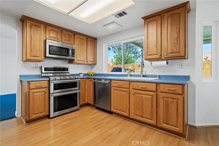 1605 Kings Road, Palmdale, California 93551