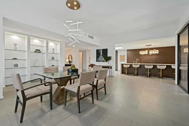 Dining & Kitchen