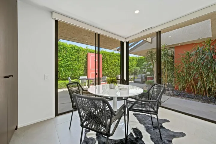 Breakfast nook