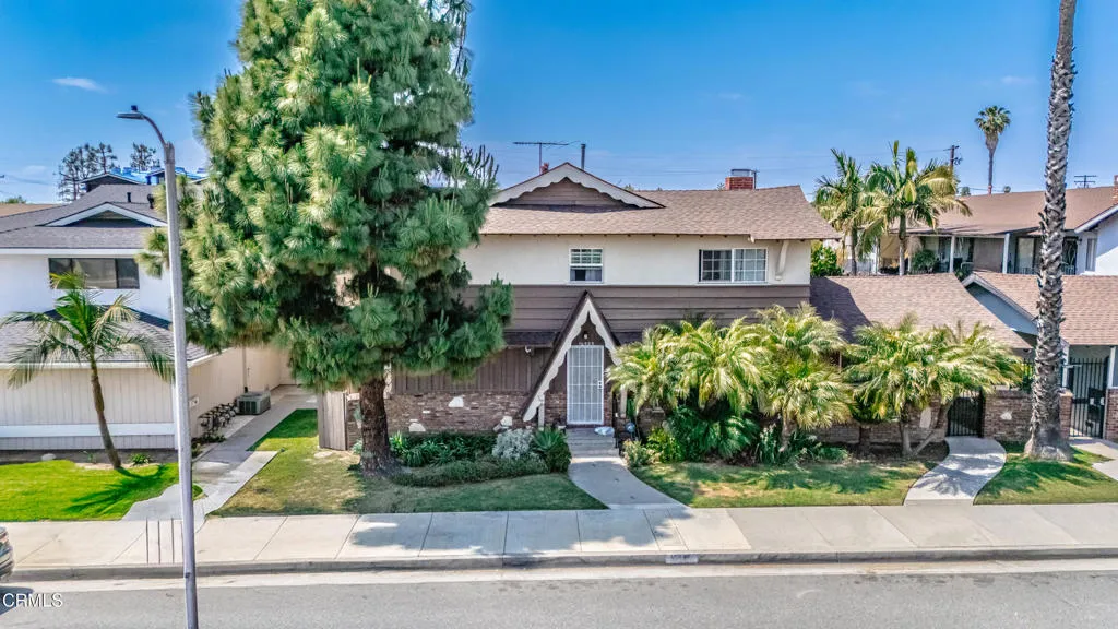 10525 Downey Avenue, Downey, California 90241, ,Residential Income,For Sale,Downey,P1-22031