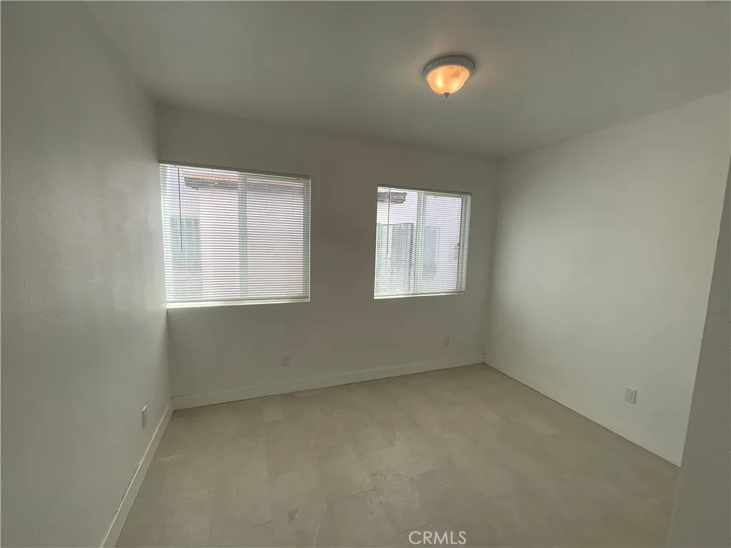17371 Queens Lane 105, Huntington Beach, California 92647, 3 Bedrooms Bedrooms, ,2 BathroomsBathrooms,Residential Lease,For Rent,Queens,OC25097534