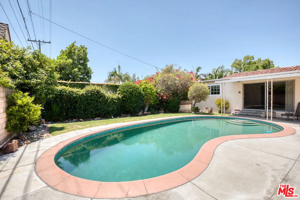 1244 Norton Avenue, Glendale, California 91202 home-pic-24