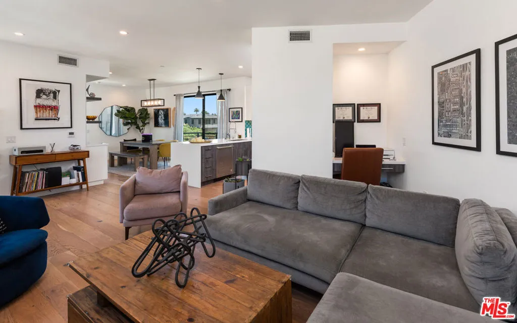 11900 Washington Place, Los Angeles, California 90066 home-pic-2