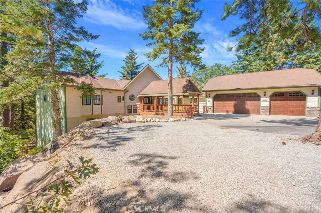 32424 Snowshoe Lane, Running Springs, California 92382 home-pic-0
