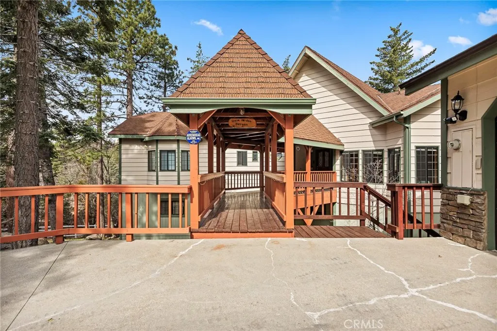 32424 Snowshoe Lane, Running Springs, California 92382 home-pic-1