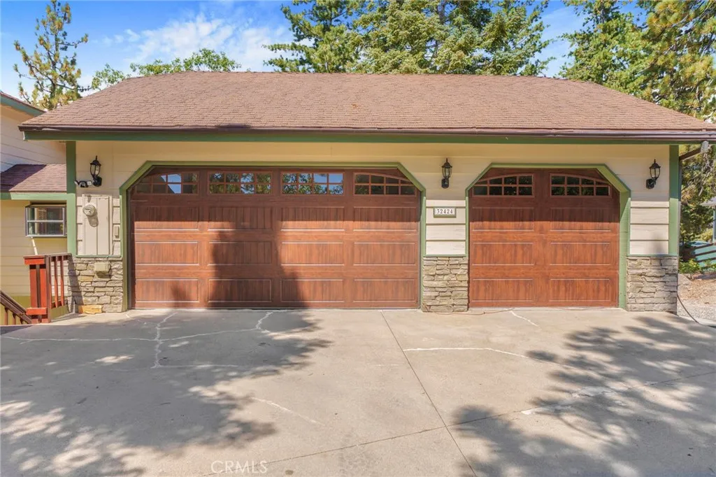 32424 Snowshoe Lane, Running Springs, California 92382 home-pic-2