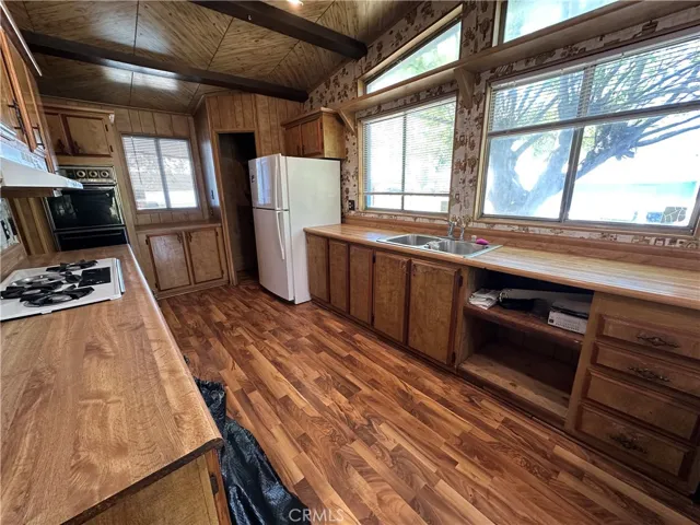 12700 Island Drive, Clearlake Oaks, California 95423