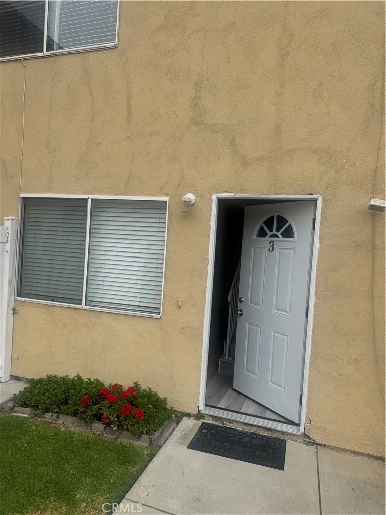 4302 Howard 3, Los Alamitos, California 90720, 2 Bedrooms Bedrooms, ,2 BathroomsBathrooms,Residential Lease,For Rent,Howard,PW25097695