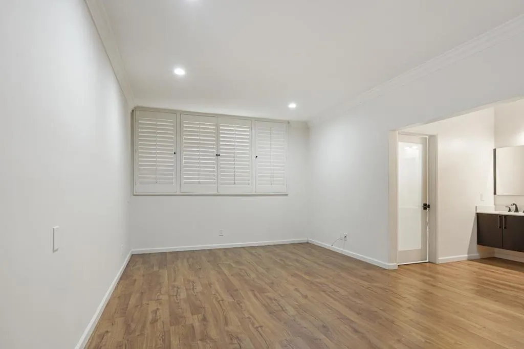 930 N Wetherly Drive 202, West Hollywood, California 90069 home-pic-18