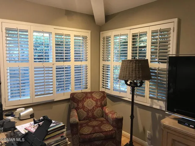 Dpwnstairs bedroom