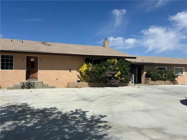 9640 Malpaso Road, Phelan, California 92371