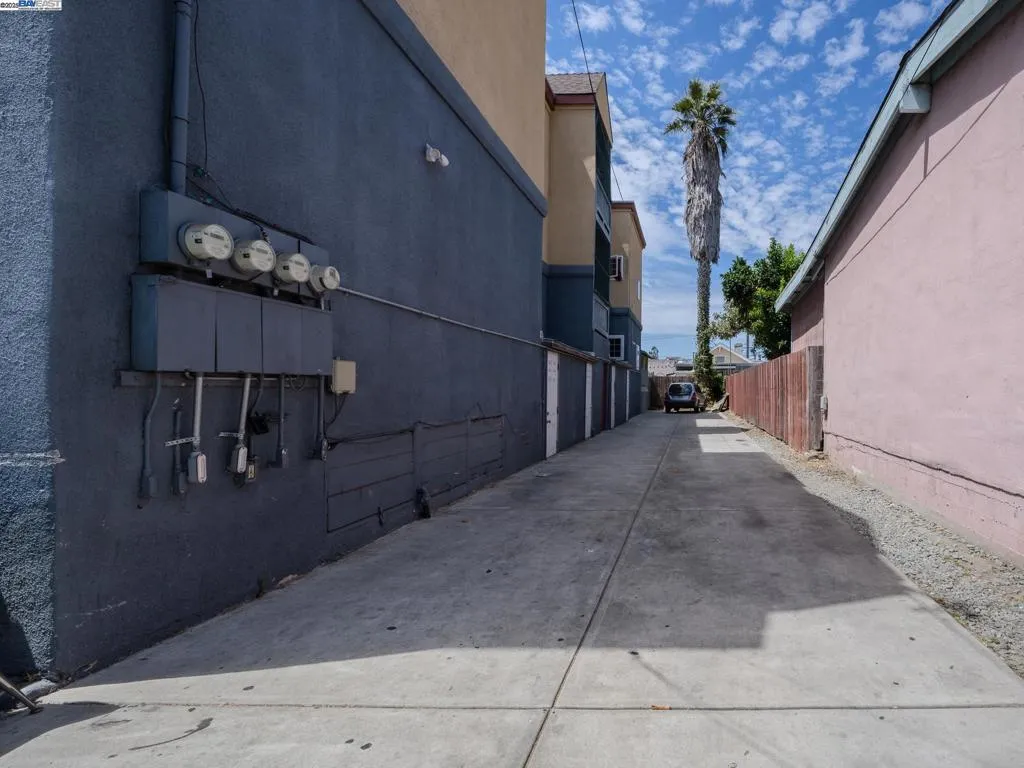 1437 25th Ave, Oakland, California 94601 home-pic-40