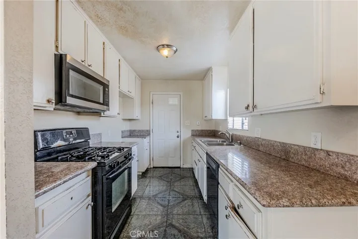 6743 Tokay Avenue, Fontana, California 92336