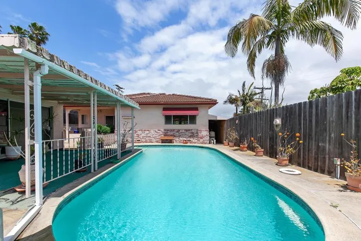 3845 John Street, San Diego, California 92106