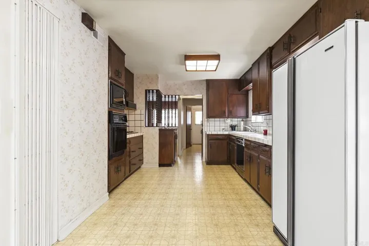 3845 John Street, San Diego, California 92106