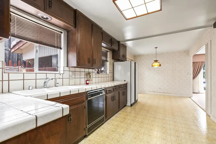 3845 John Street, San Diego, California 92106