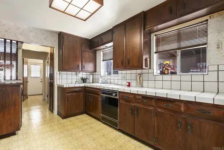 3845 John Street, San Diego, California 92106