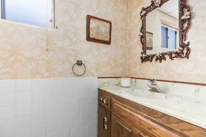 3845 John Street, San Diego, California 92106