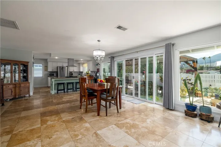 Great open floorplan with plenty of space to entertain.