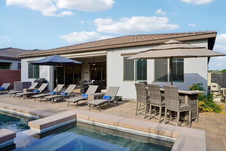 45-web-or-mls-Pinnacle Vista Dr-3004-045