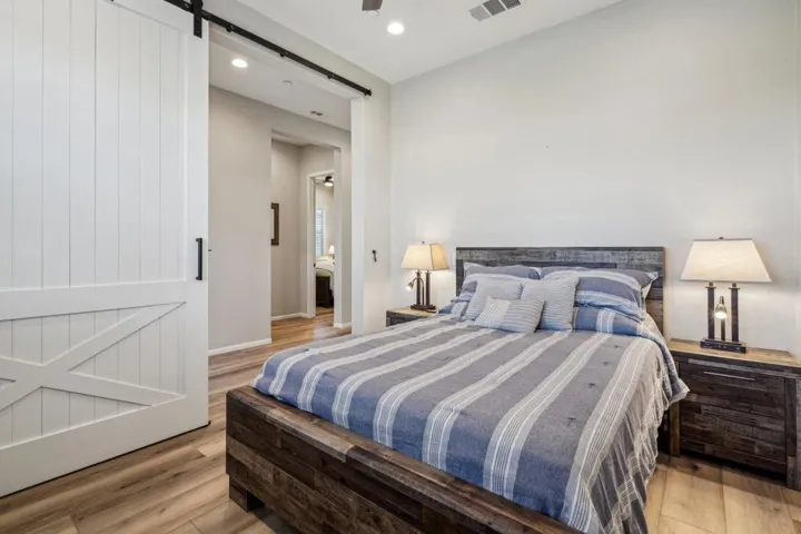 23-web-or-mls-Pinnacle Vista Dr-3004-023