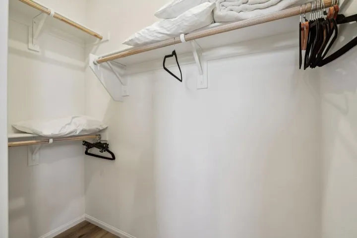 33-web-or-mls-Pinnacle Vista Dr-3004-033