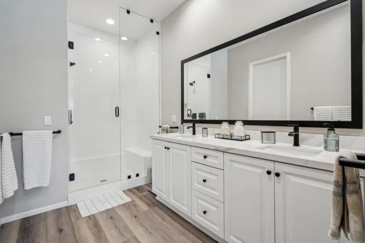 39-web-or-mls-Pinnacle Vista Dr-3004-039