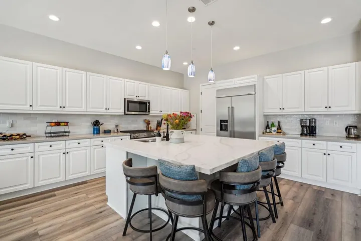 18-web-or-mls-Pinnacle Vista Dr-3004-018