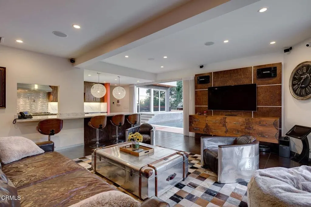 425 Anita Drive, Pasadena, California 91105 home-pic-13