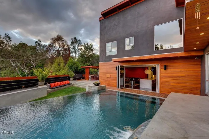 7P8ZN9 - 425 Anita Drive(32)