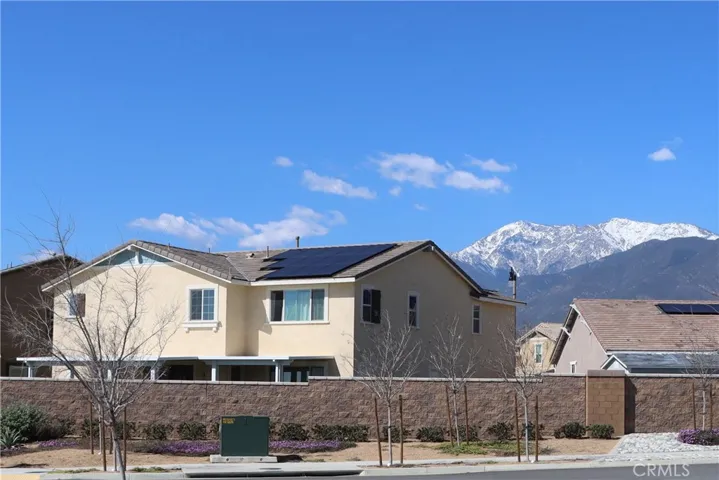 5597 Royal Oaks Way, Fontana, California 92336