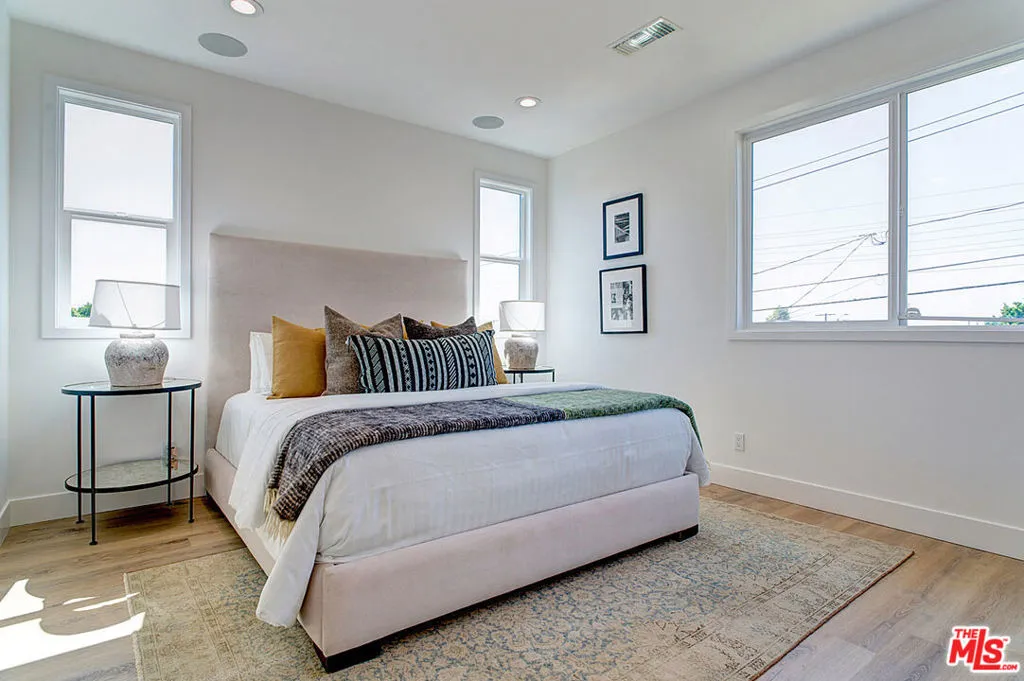 1209 N Commonwealth, Los Angeles, California 90029 home-pic-17