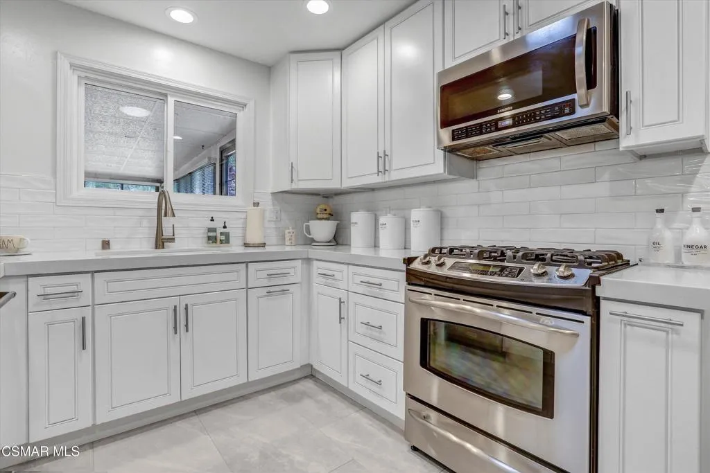 103 W Janss Road, Thousand Oaks, California 91360 home-pic-10