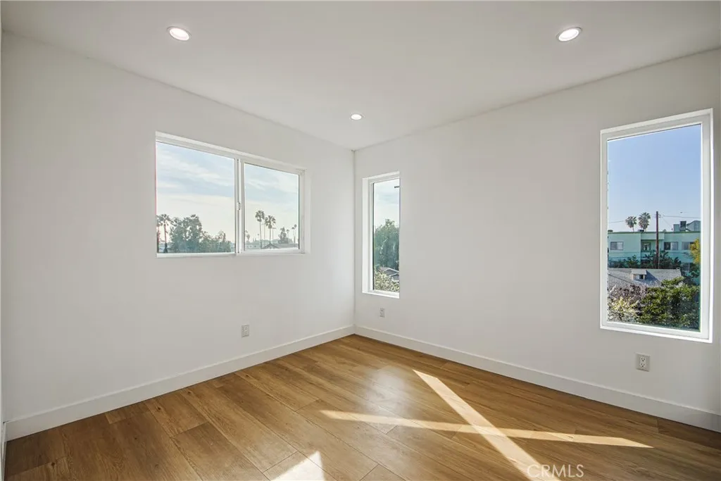 956 N Kingsley Drive, Hollywood, California 90029 home-pic-33