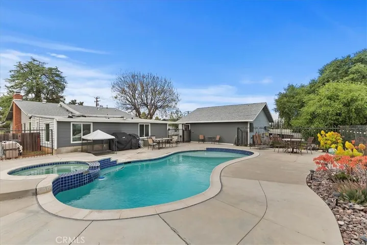 844 W Avenue L, Calimesa, California 92320
