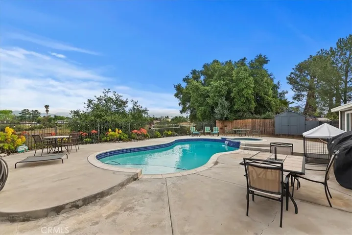 844 W Avenue L, Calimesa, California 92320