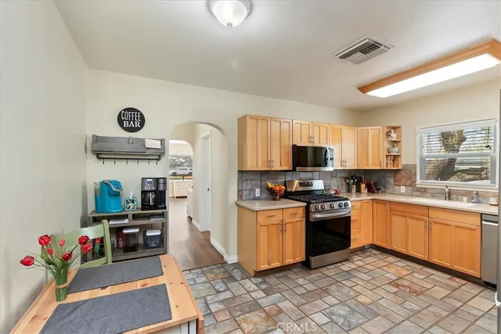 844 W Avenue L, Calimesa, California 92320