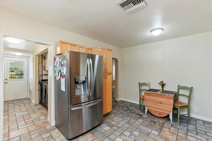 844 W Avenue L, Calimesa, California 92320