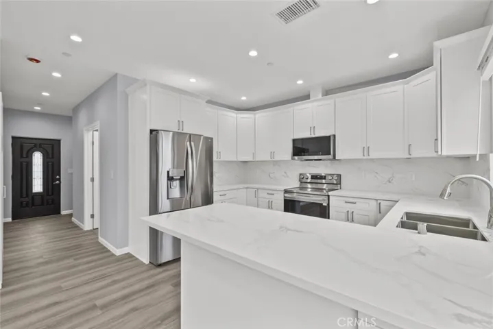 15834 Eccles Street, North Hills, California 91343