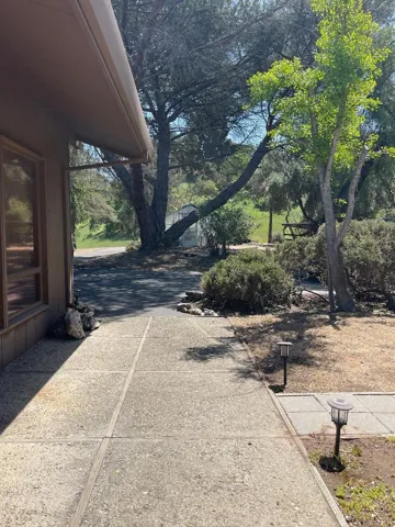 218 Enterprise Road, Hollister, California 95023
