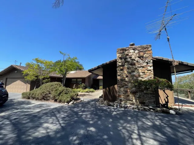 218 Enterprise Road, Hollister, California 95023