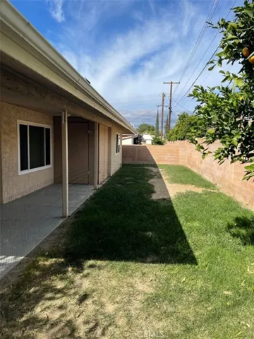 430 S Simpson Avenue, Hemet, California 92543