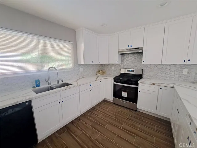 430 S Simpson Avenue, Hemet, California 92543