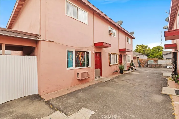 11966 Runnymede Street, North Hollywood, California 91605