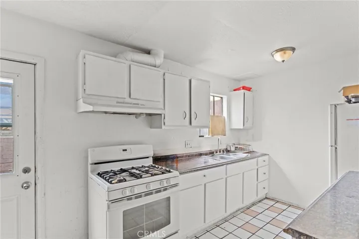 11966 Runnymede Street, North Hollywood, California 91605