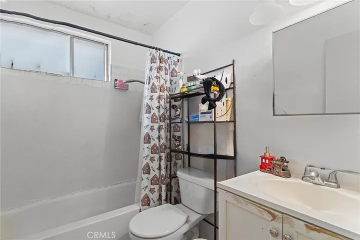 11966 Runnymede Street, North Hollywood, California 91605